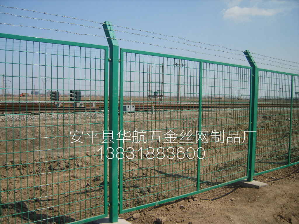 护栏网立柱与结构的质量